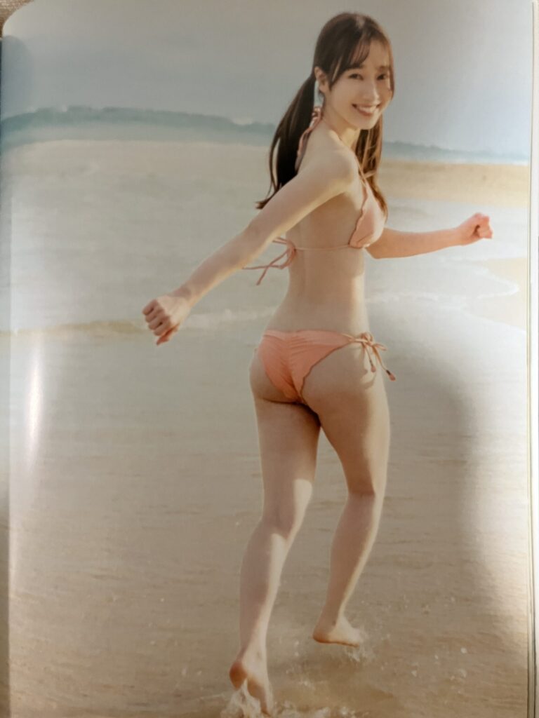 櫻坂46 守屋麗奈1st写真集「笑顔のグー、チョキ、パー」