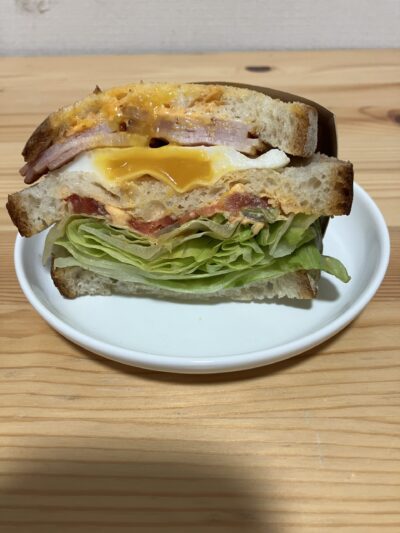 スターバックス「クラブハウス石窯カンパニュサンド」