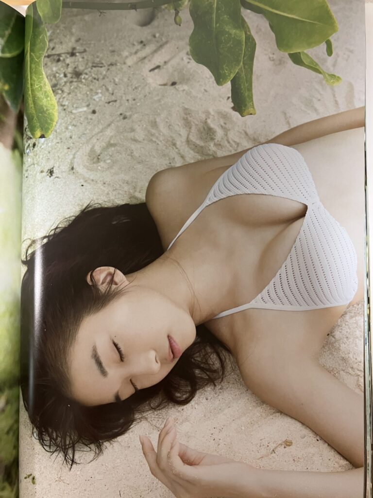 牧野真莉愛サード写真集「マリア17歳」