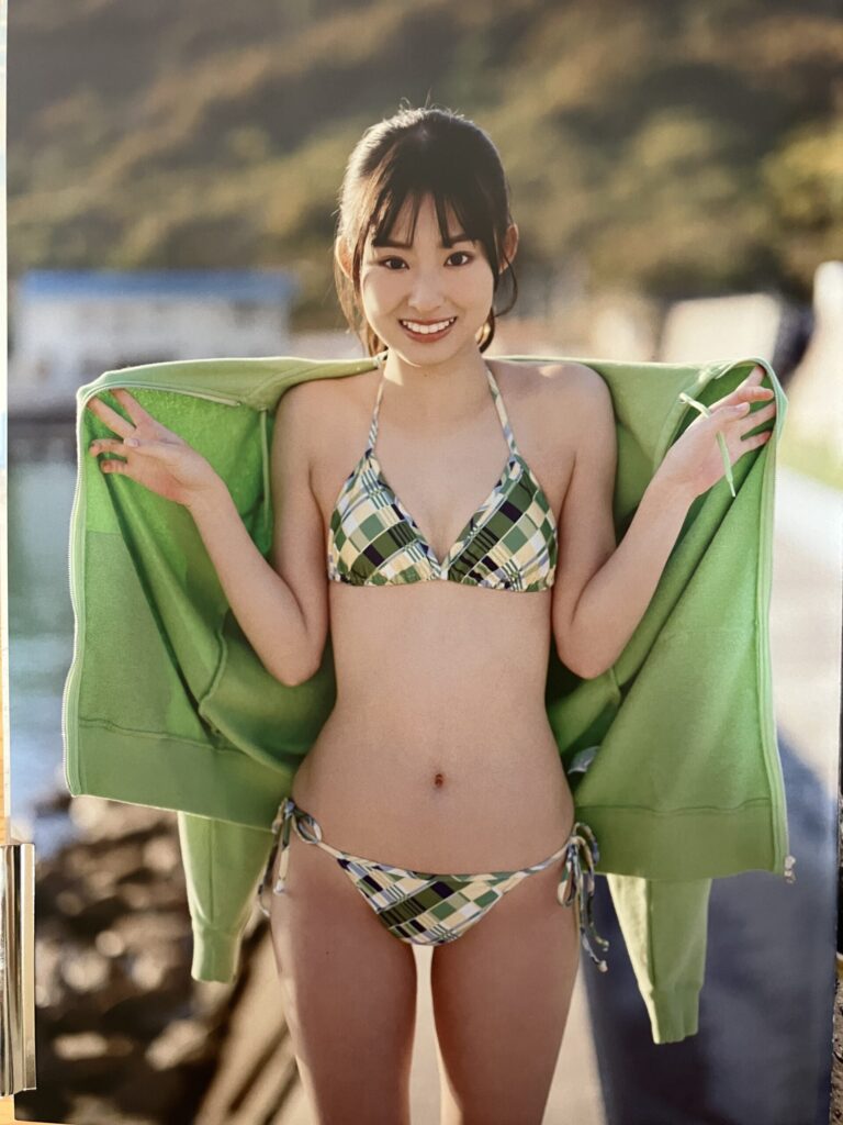 井本彩花ファースト写真集「アオハル。」