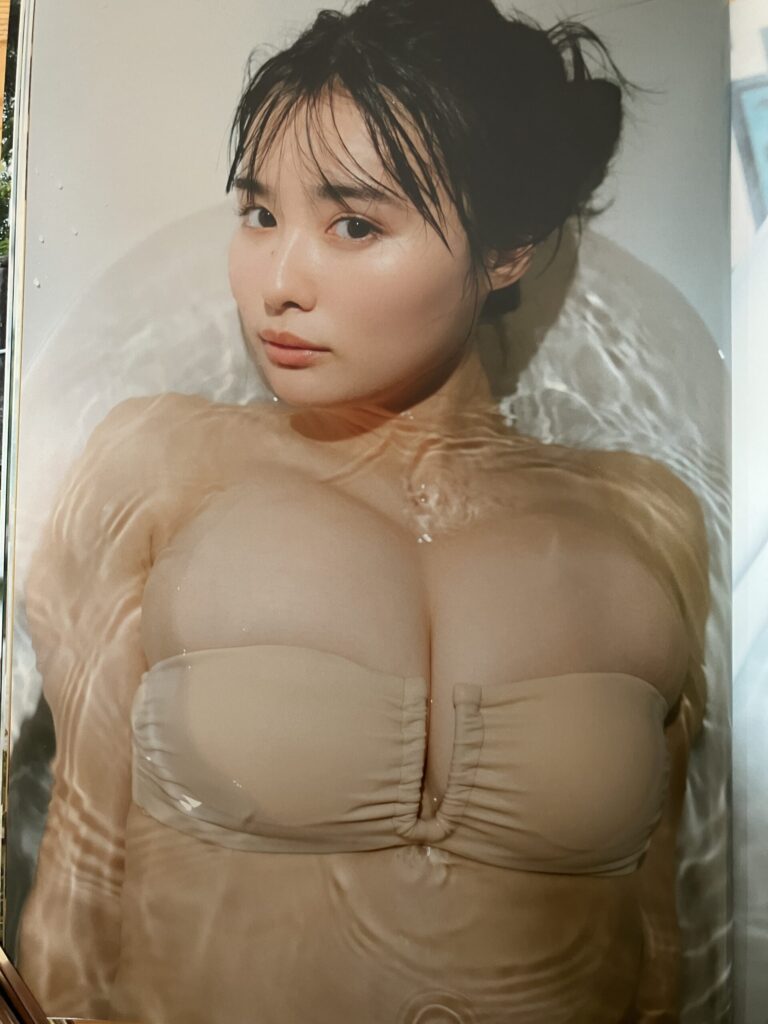 豊島心桜ファースト写真集「心桜ばかり」