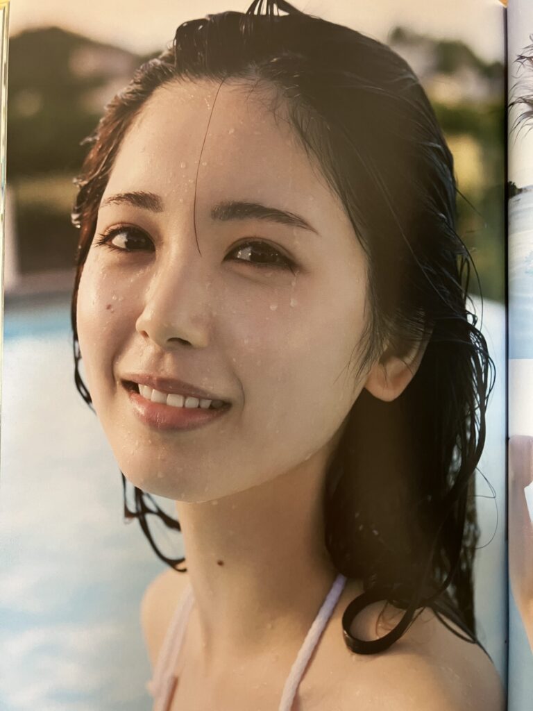 筒井あやめファースト写真集「感情の隙間」