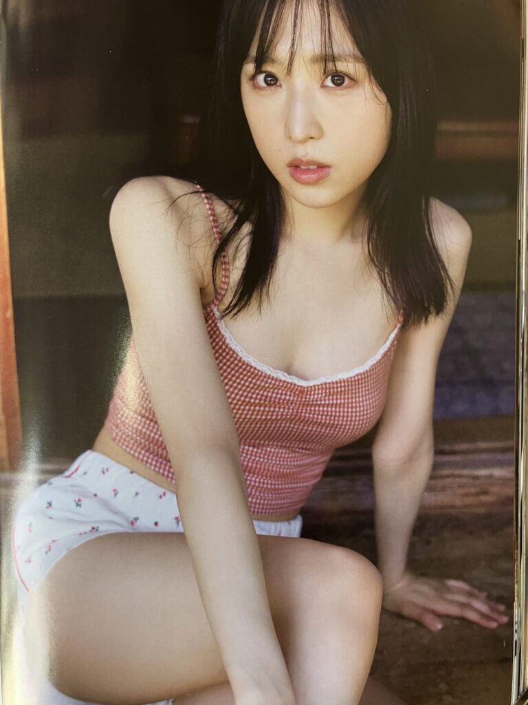 小栗有以ファースト写真集「君と出逢った日から」