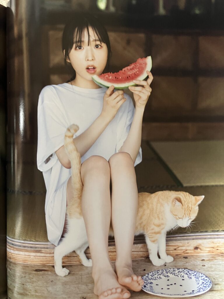 小栗有以ファースト写真集「君と出逢った日から」