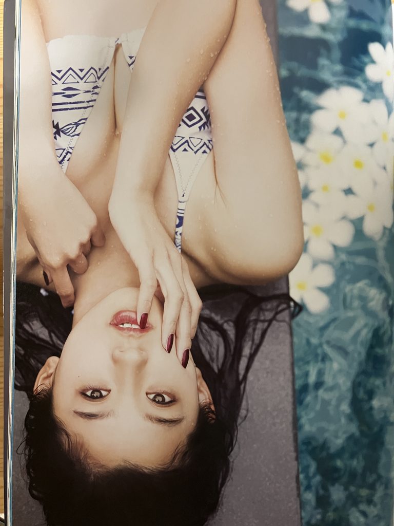 朝比奈彩ファースト写真集「彩だらけ」